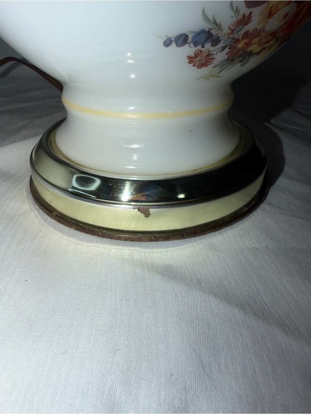 Vintage Floral Milk Glass "Gone With The Wind" Style Hurricane Lamp - Picture 8 of 16